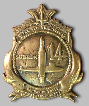 Squadron 14 brass plaque - image